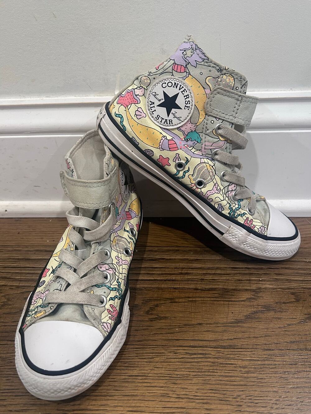 Converse Chuck Taylor Majestic Mermaids Hi-Top Sneaker Girl Sz 1 Back to School